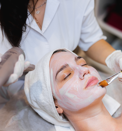 Skin Whitening and Lightening treatment in Kolkata